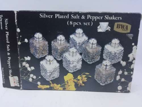 Set of salt and pepper - made in Hong Kong