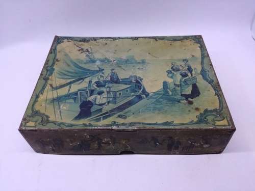 Hinged tin