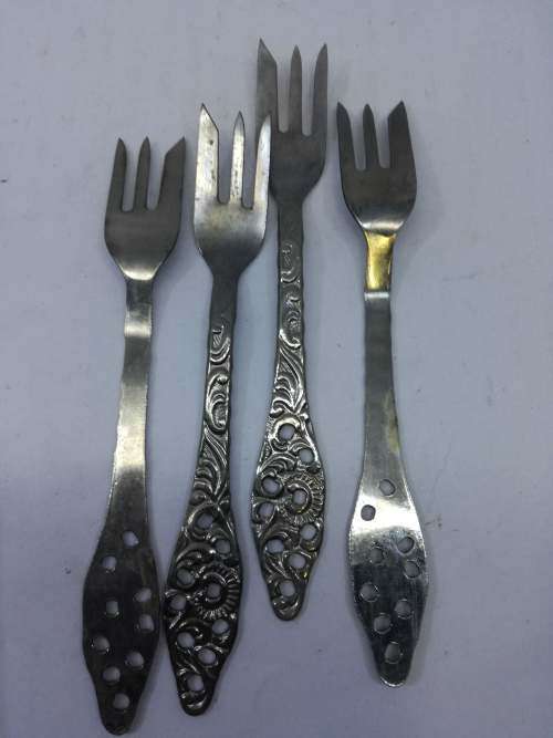Chrome cake forks