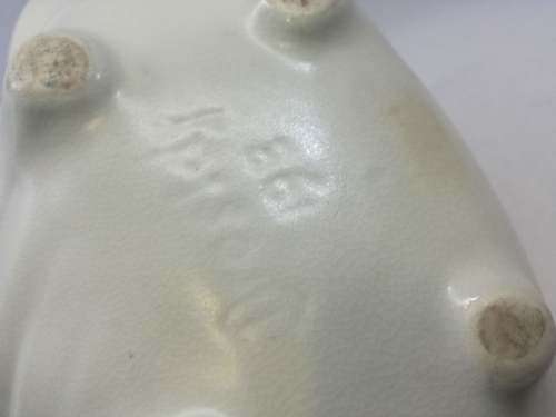 Vintage Drostdy ware Shell - two hairline cracks