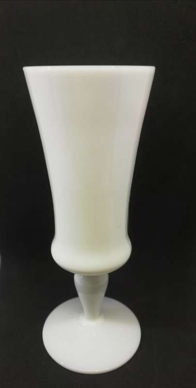 Milk glass vase
