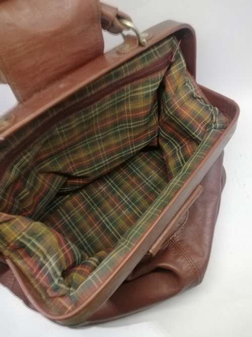 Leather handbag