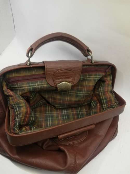 Leather handbag