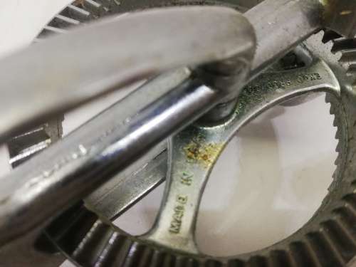 Manual egg beater