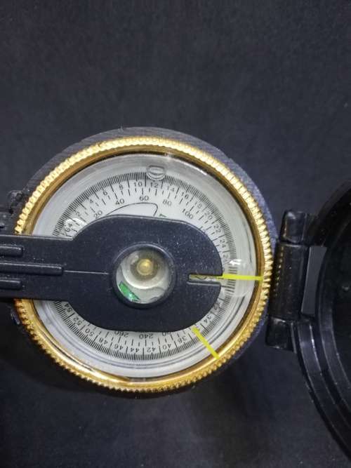 READER`S DIGEST  ENGINEER DIRECTIONAL COMPASS IN BOX