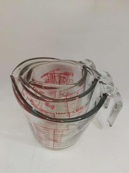 Scares Anchor Hocking Fire King measuring jug set - LOOK!!