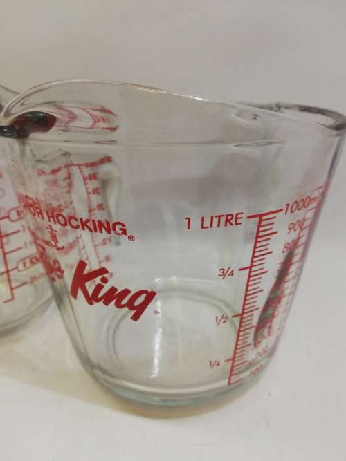 Scares Anchor Hocking Fire King measuring jug set - LOOK!!