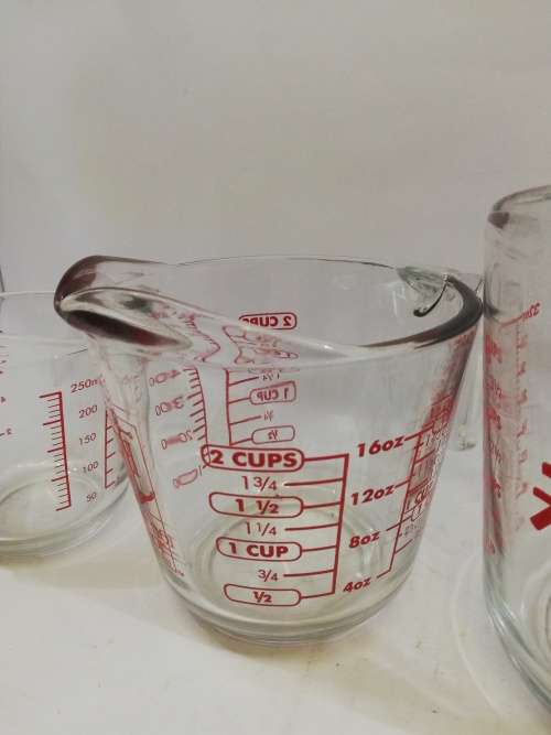 Scares Anchor Hocking Fire King measuring jug set - LOOK!!