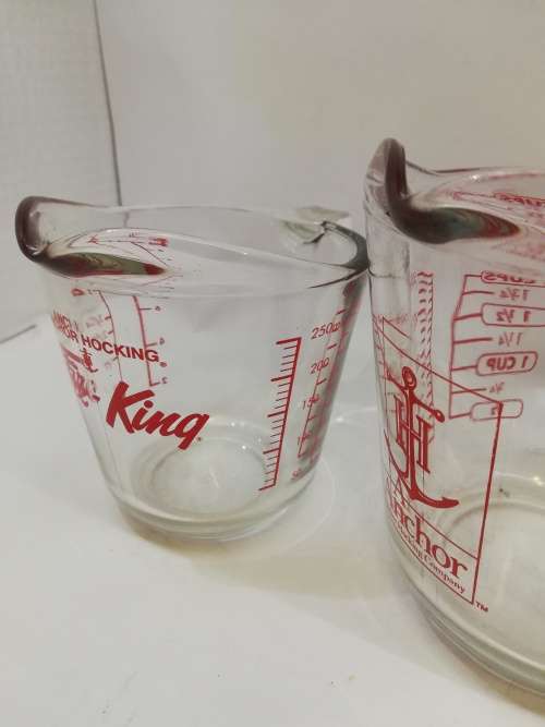 Scares Anchor Hocking Fire King measuring jug set - LOOK!!