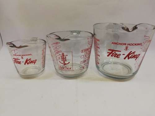Scares Anchor Hocking Fire King measuring jug set - LOOK!!
