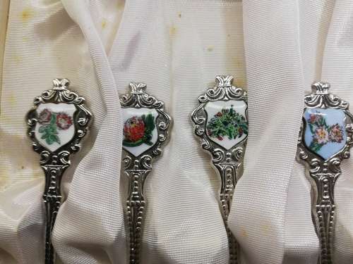 Set of spoons