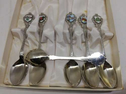 Set of spoons