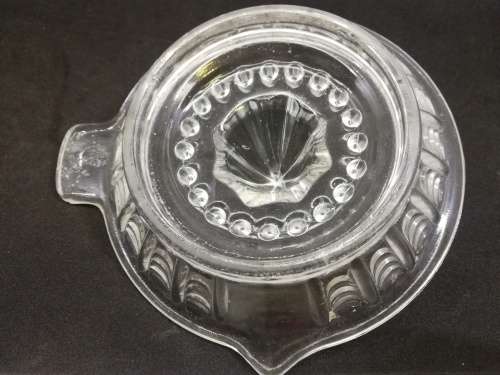 Glass citrus juicer
