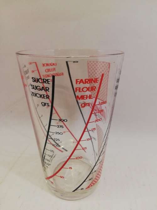 Curling cuisine France measuring glass vintage