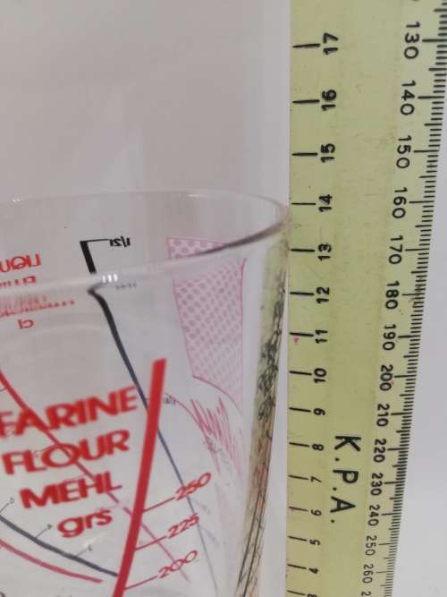 Curling cuisine France measuring glass vintage