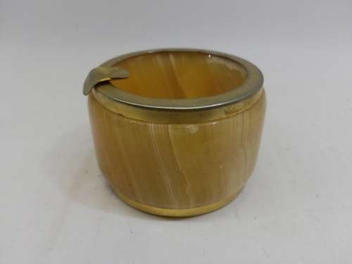 Ashtray Alabaster?
