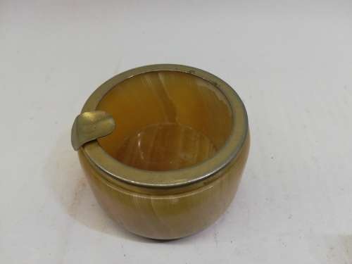 Ashtray Alabaster?