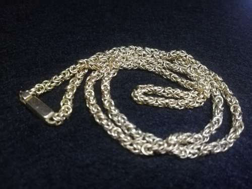 9ct gold necklace 20.9g
