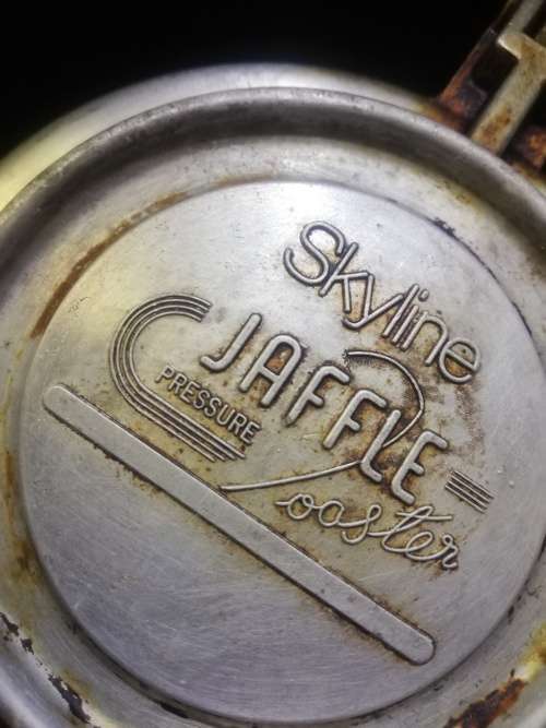 Vintage Skyline Jaffle maker