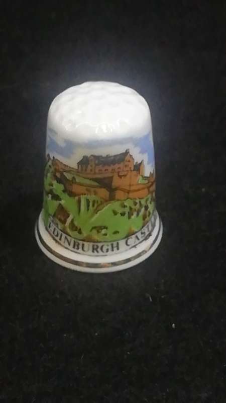 Porcelain thimble Edinburgh Castle