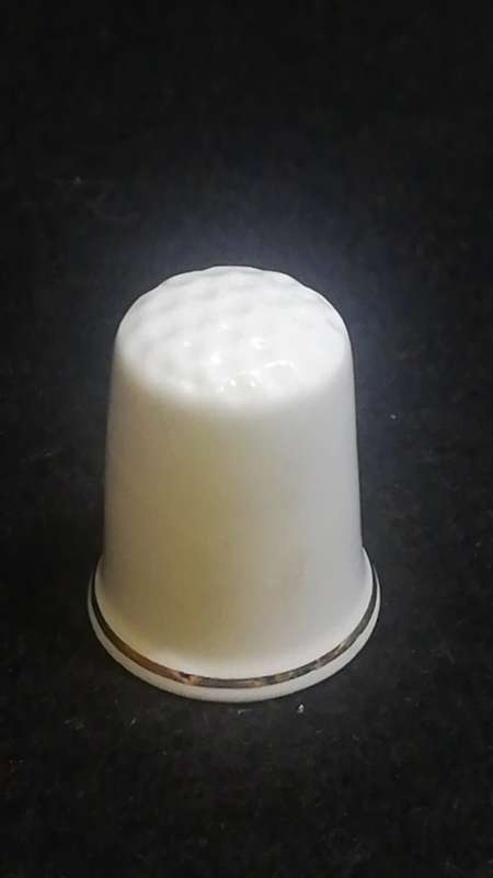 Porcelain thimble Edinburgh Castle