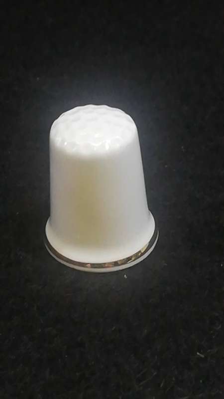 Porcelain thimble Paris La tour Eiffel