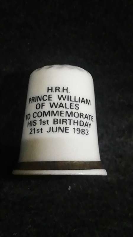COLLECTABLE FINE BONE CHINA THIMBLE `PRINCE WILLIAM 21ST JUNE 1983` BY FINSBURY