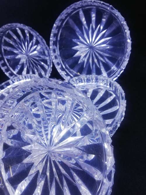 Set of 6 heavy cut glass/crystal shallow bowls - like new