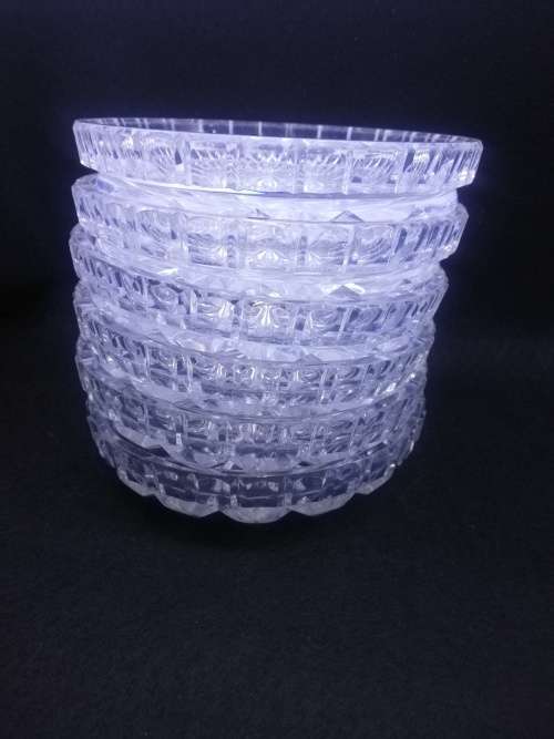 Set of 6 heavy cut glass/crystal shallow bowls - like new
