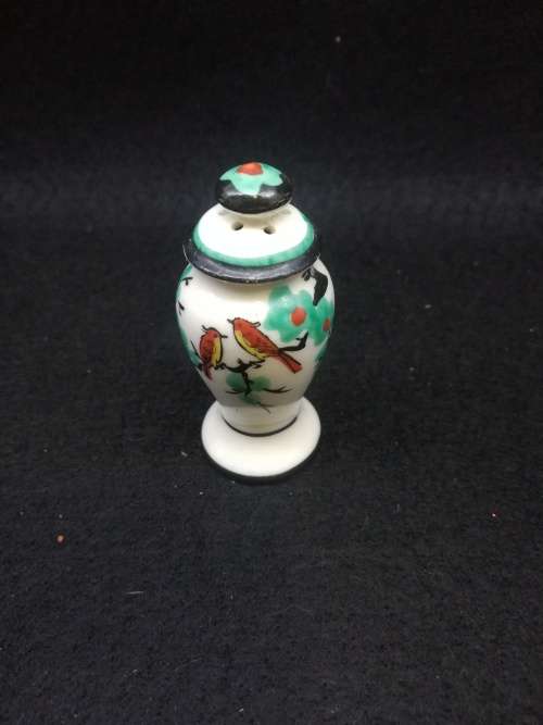 Screw top salt pot