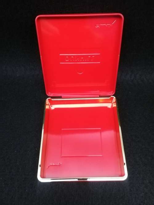 Dunhill cigarette tin