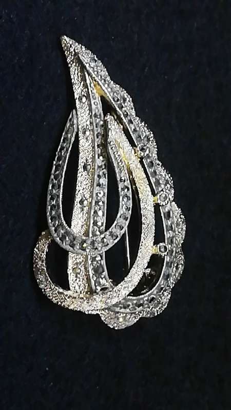 Pretty vintage Brooch