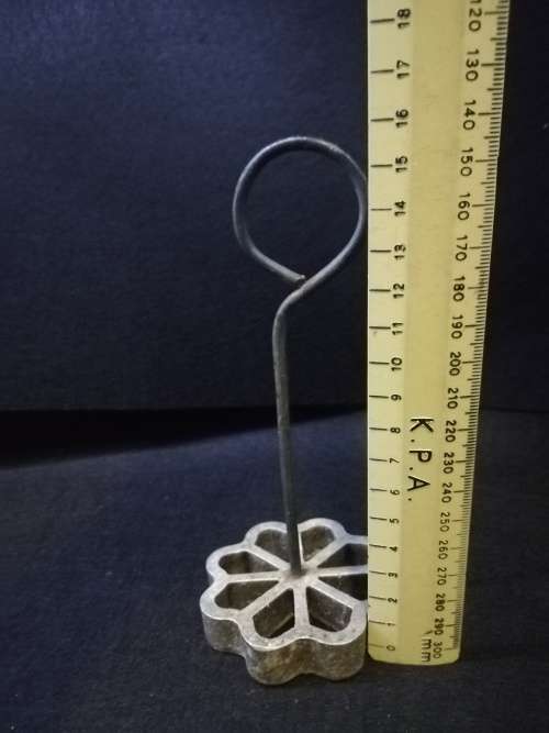 Snackle handle and form