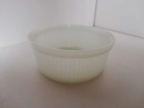 Milk glass Anchor Hocking bowl 1.5l