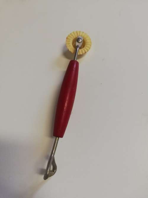 Vintage pie pastry crimper wheel