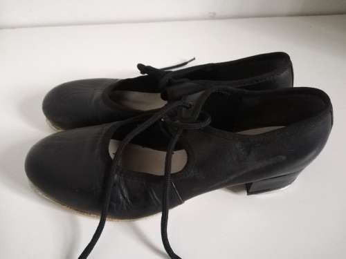 Tap shoes - handmade by Dancewell size 6