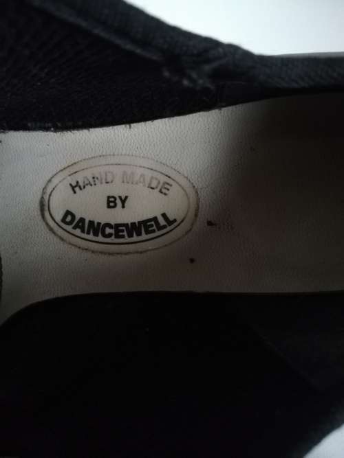 Tap shoes - handmade by Dancewell size 6