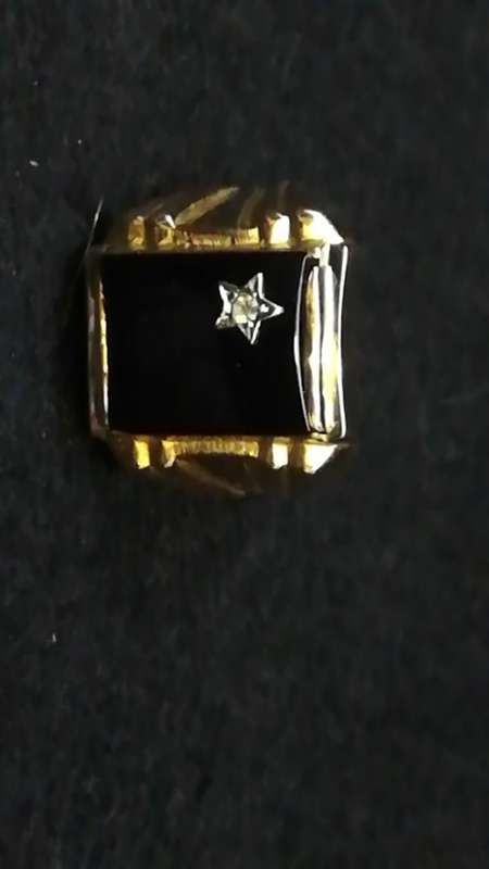 BIG Vintage Gold  could be 14k Onyx and diamond men`s ring, markings worn off so carat not confirmed