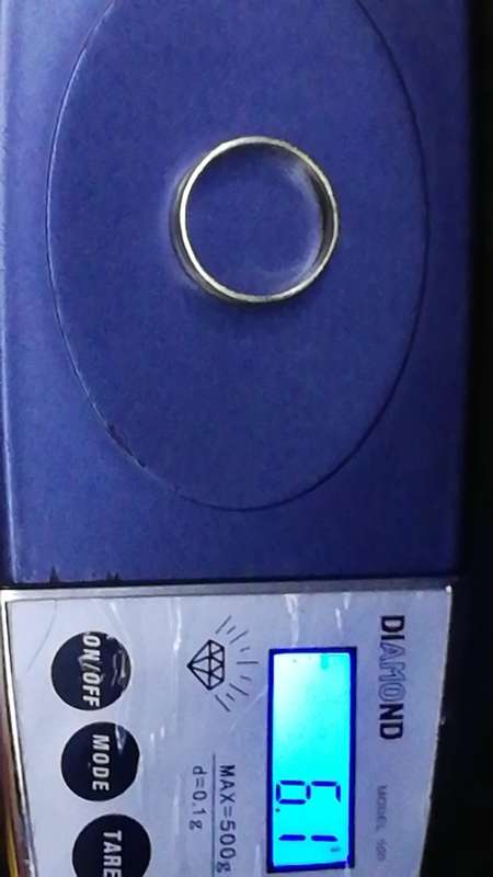 18ct men`s wedding ring 6.1g