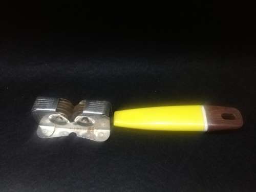Knife sharpener