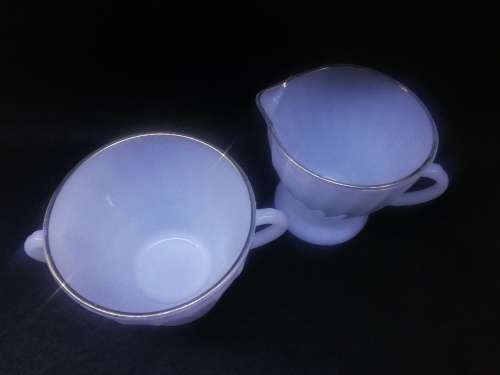 Anchor Hocking milk and sugar set