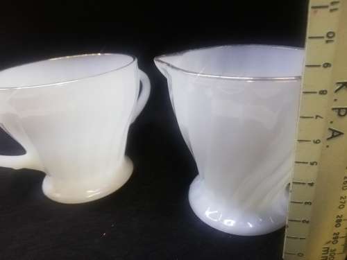 Anchor Hocking milk and sugar set