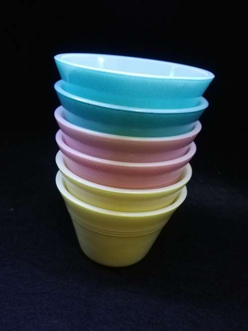 Small colorful milk glass bowl set