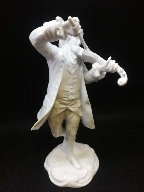 Antique Capodimonte Ginori figurine - Man playing violin