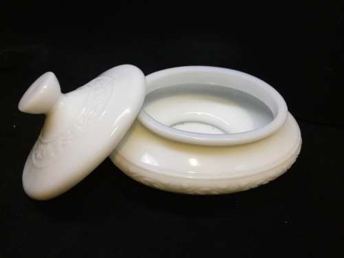 Milk glass bowl and lid/trinket