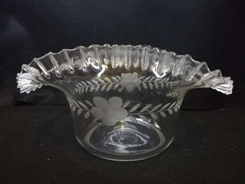 Fenton? ruffled glass basket/bowl
