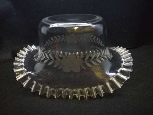 Fenton? ruffled glass basket/bowl