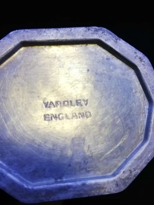 Yardley invisible talc tin