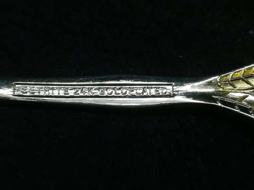 Gold plated cake lifter