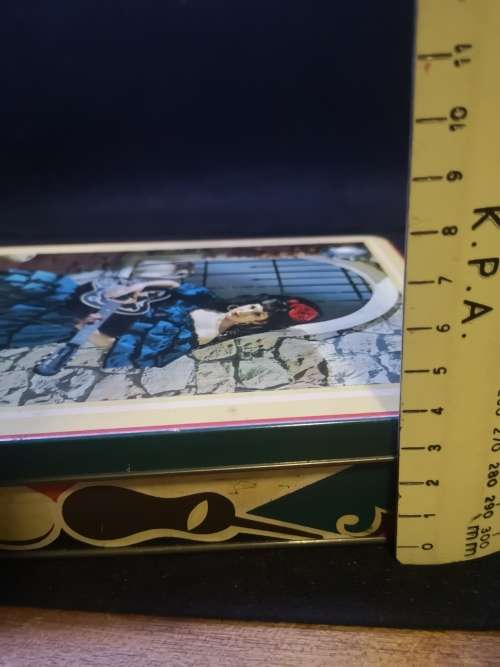 Pretty Edward Sharp tin